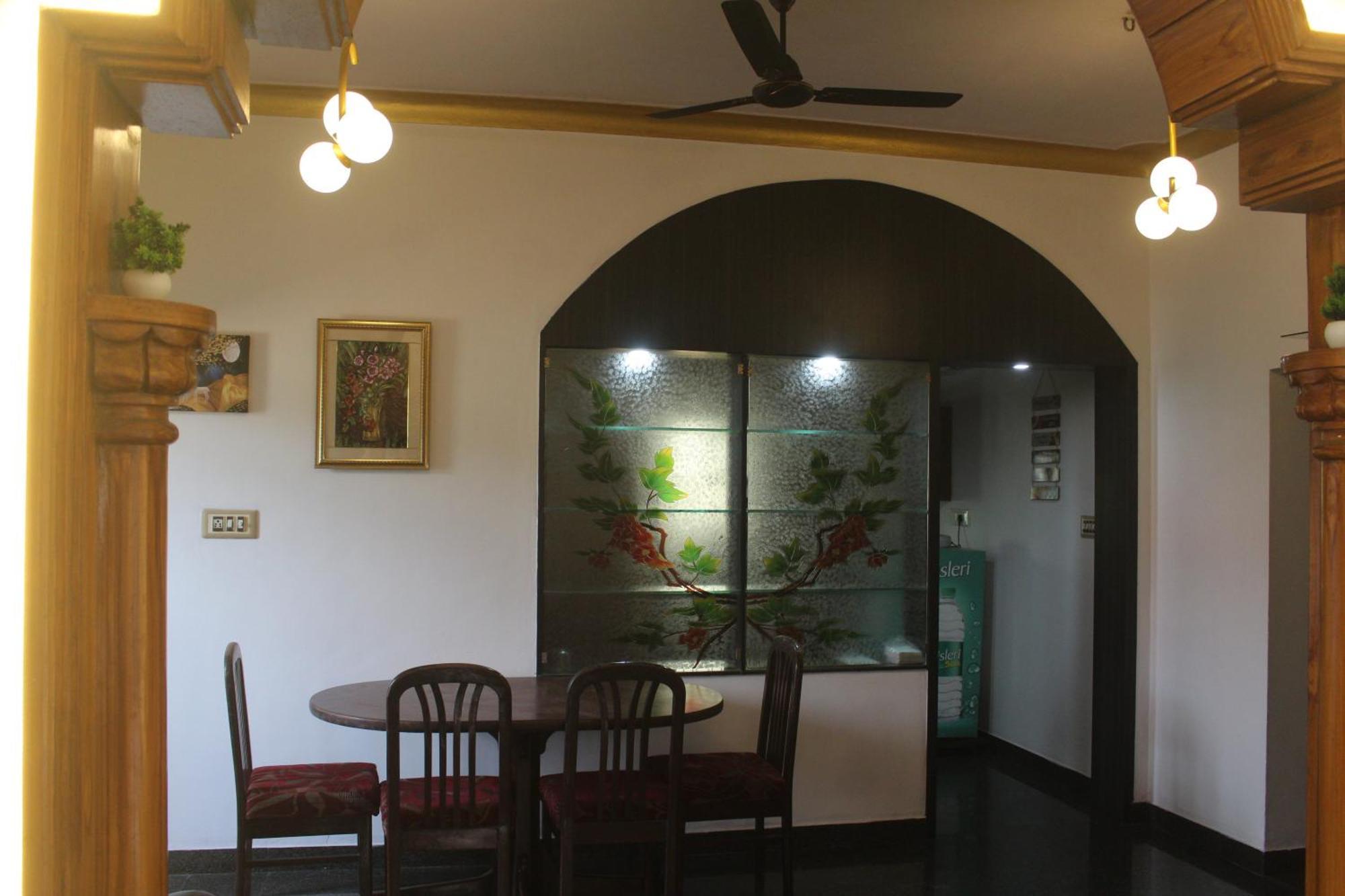 Tropical Villa Homestay Mangalore Exterior photo